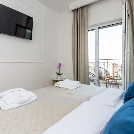 Art 4* Split