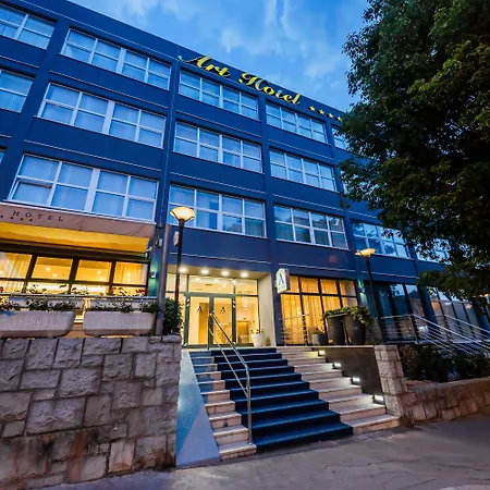 Art Hotel 4*