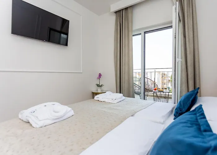 アート 4* スプリト