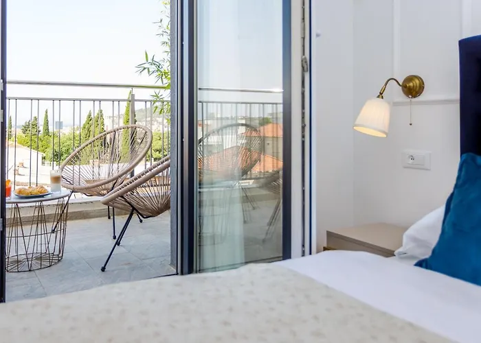 アート 4* スプリト