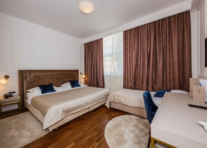 アート ホテル 4*