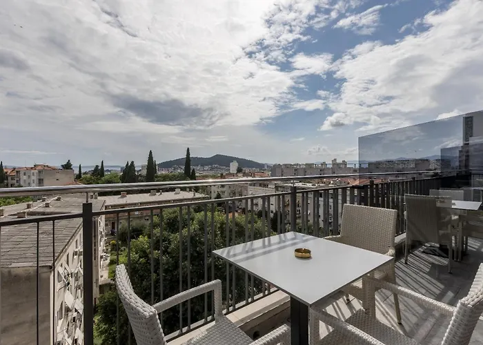 Ξενοδοχείο Art 4*